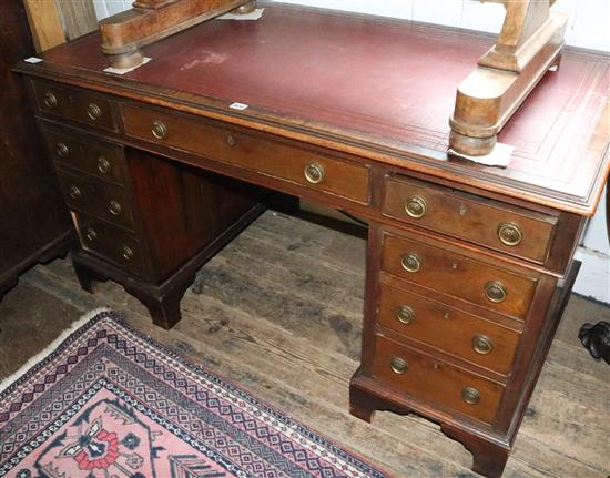 Georgian pedestal desk